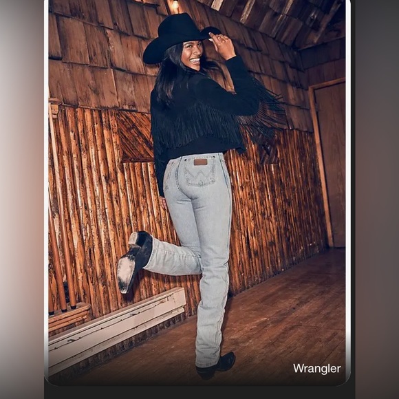 Women’s Wrangler Cowboy Cut Jeans in Color “Bleach” NWT - Picture 2 of 6